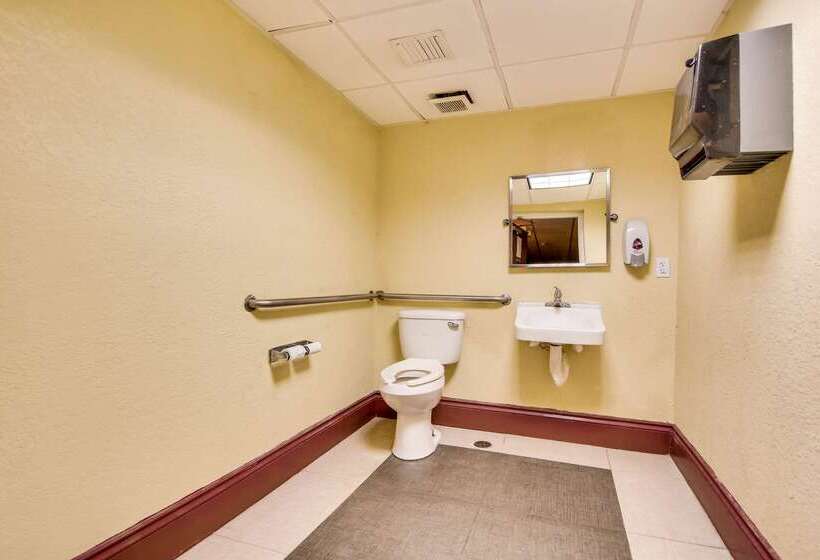 فندق Econo Lodge Busch Gardens