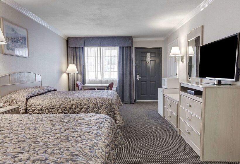 فندق Econo Lodge Van Horn