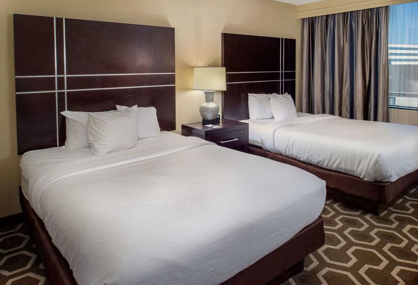 בית מלון כפרי Embassy Suites By Hilton St. Louis Airport