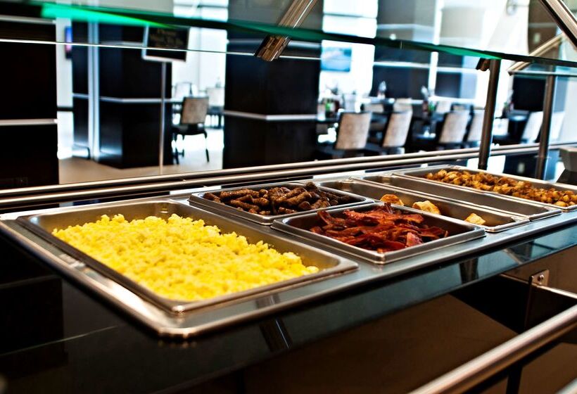 فندق Embassy Suites By Hilton St. Louis Airport