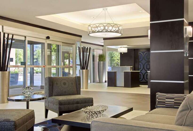 هتل Embassy Suites By Hilton St. Louis Airport