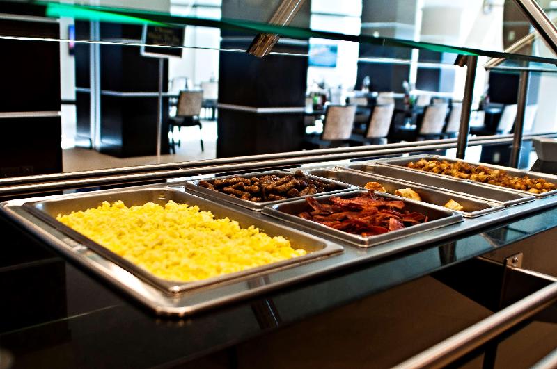 هتل Embassy Suites By Hilton St. Louis Airport