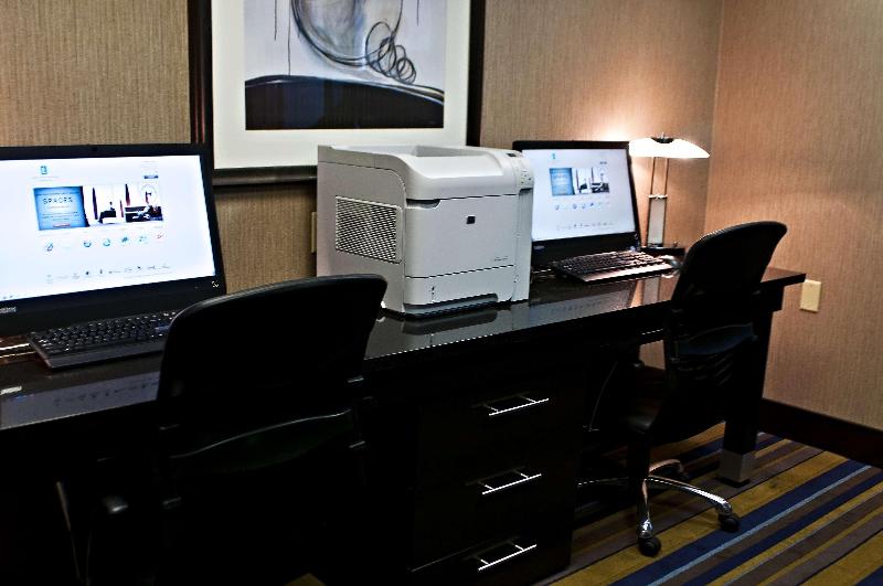 فندق Embassy Suites By Hilton St. Louis Airport