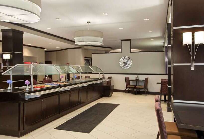فندق Embassy Suites By Hilton St. Louis Airport