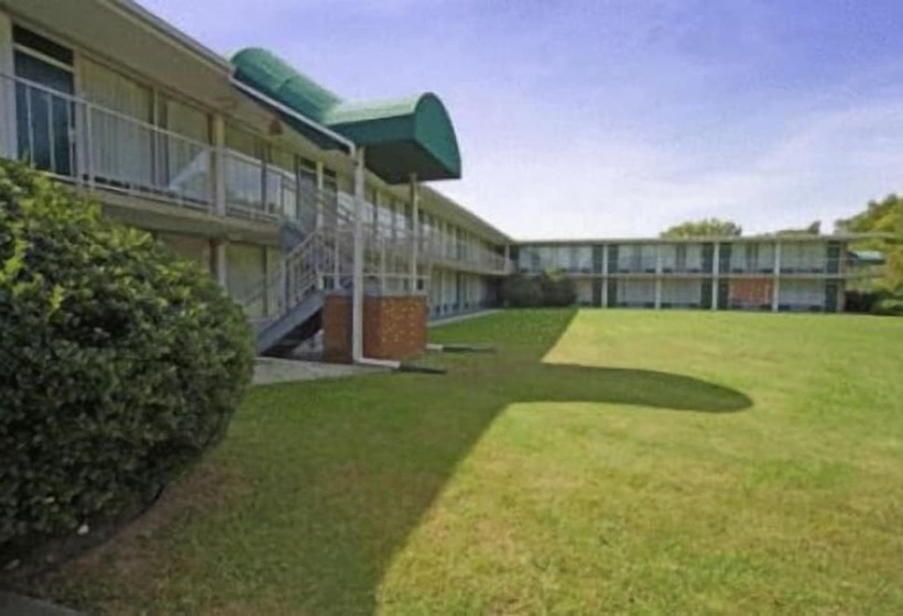 ホテル Express Airport Inn