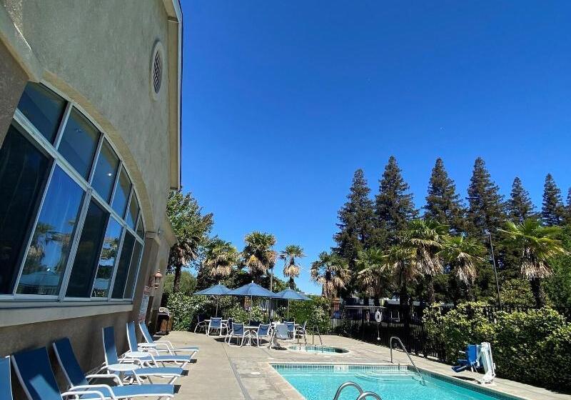 فندق Fairfield Inn Sacramento Cal Expo