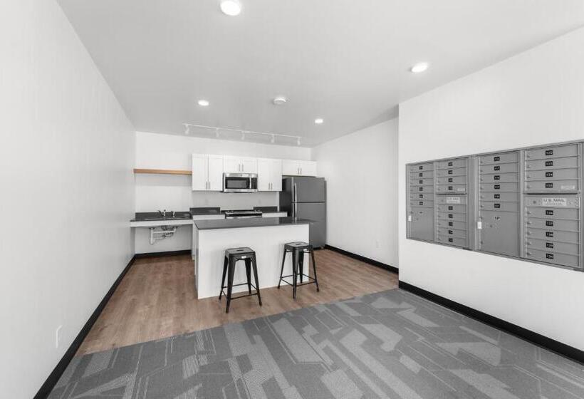 فندق Falls Edge Studios