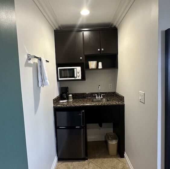 호텔 Garden Inn And Suites Glendora