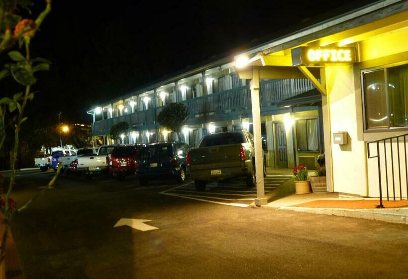 ホテル Gold Country Inn