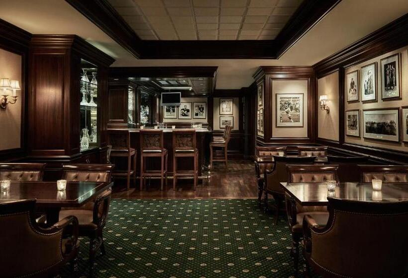 Отель Graduate By Hilton Ann Arbor