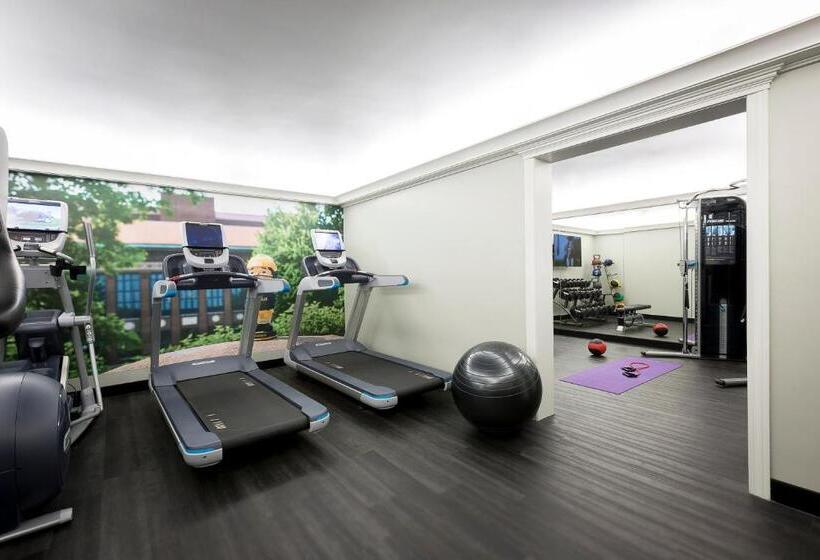 Отель Graduate By Hilton Ann Arbor