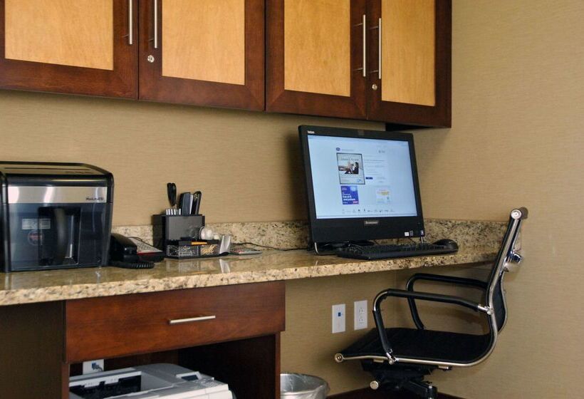 فندق Hampton Inn & Suites Philadelphia/bensalem