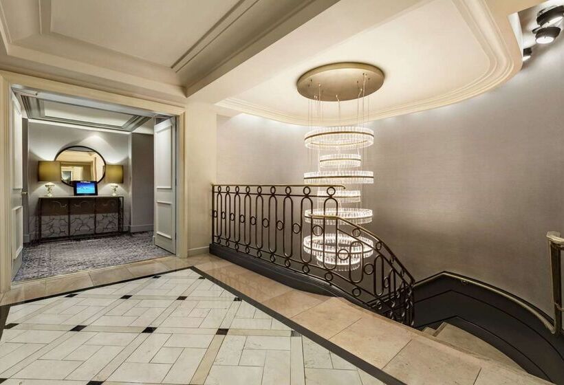 فندق Hilton Checkers Los Angeles