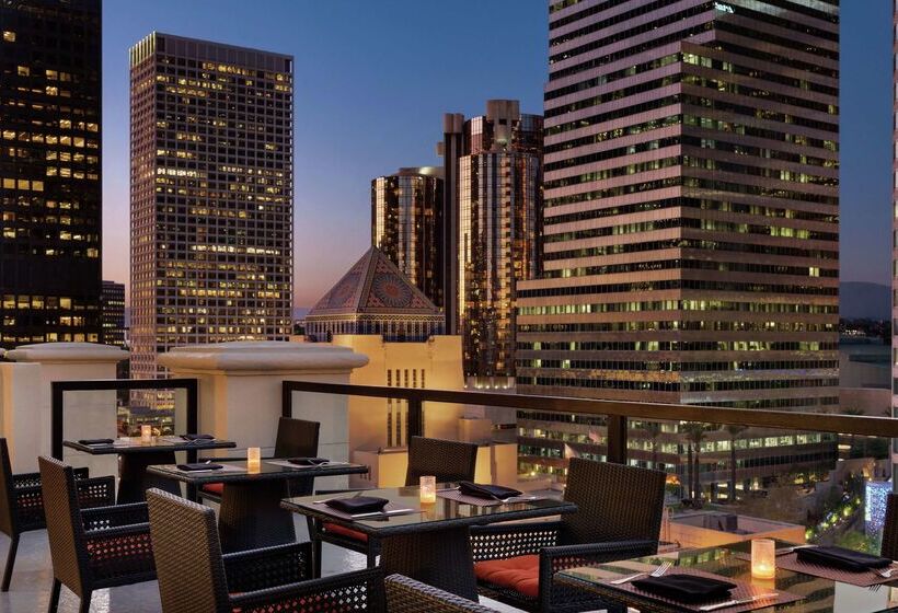 فندق Hilton Checkers Los Angeles