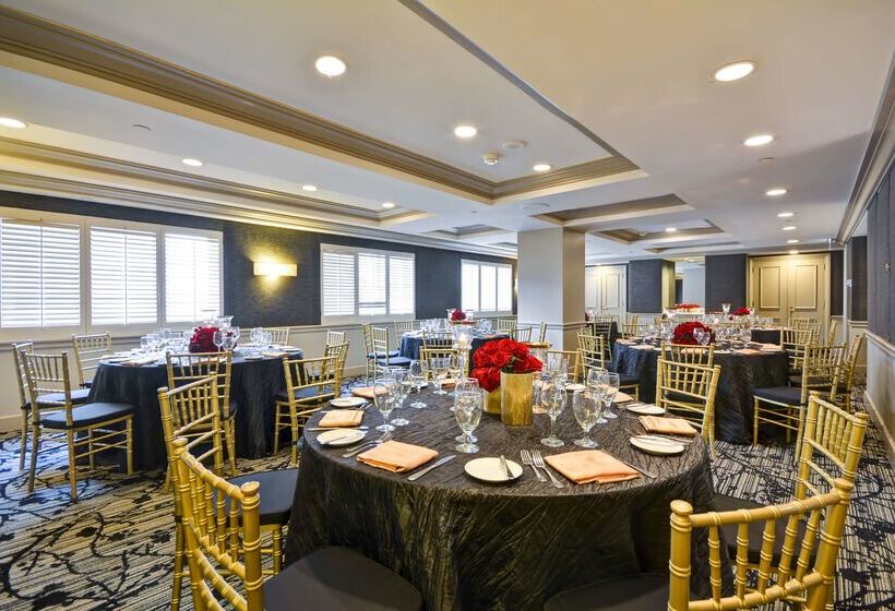 فندق Hilton Checkers Los Angeles