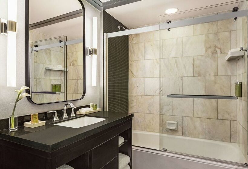 فندق Hilton Checkers Los Angeles
