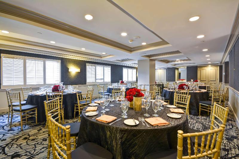 فندق Hilton Checkers Los Angeles