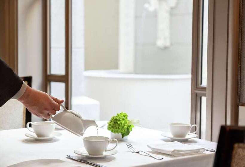 فندق Hilton Checkers Los Angeles
