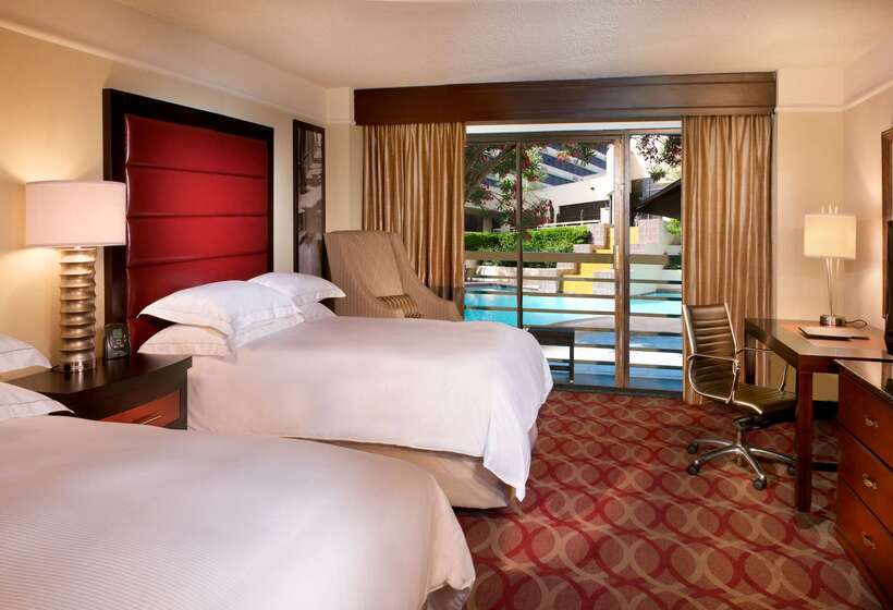 هتل Hilton College Station & Conference Center