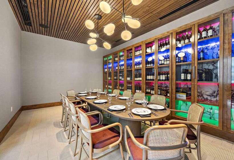 فندق Hilton College Station & Conference Center