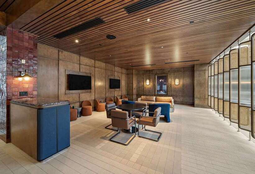 هتل Hilton College Station & Conference Center