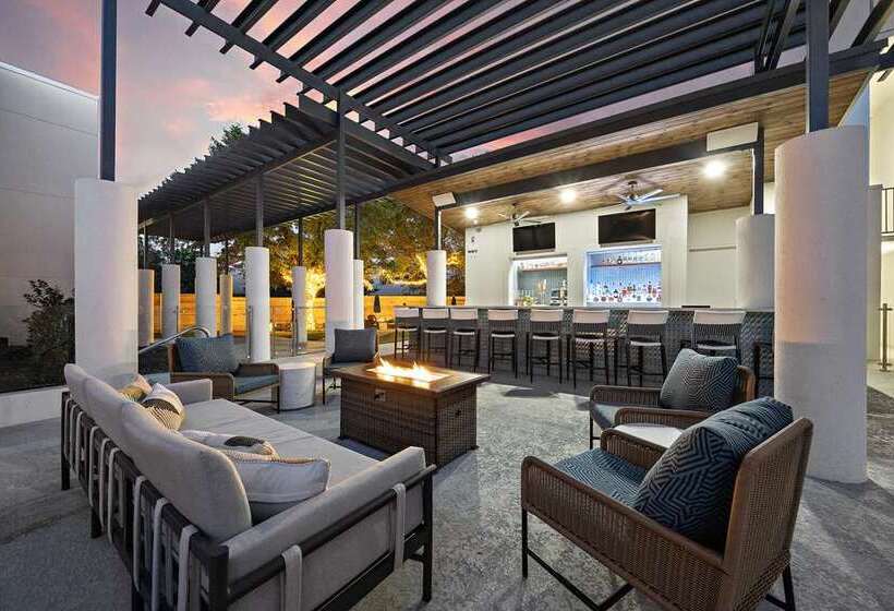 فندق Hilton College Station & Conference Center