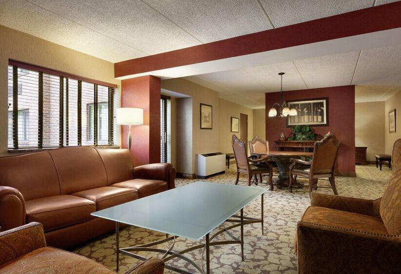 هتل Hilton Garden Inn Rochester/pittsford