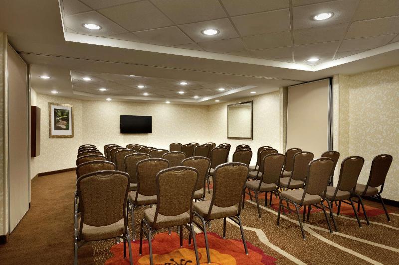 هتل Hilton Garden Inn Rochester/pittsford