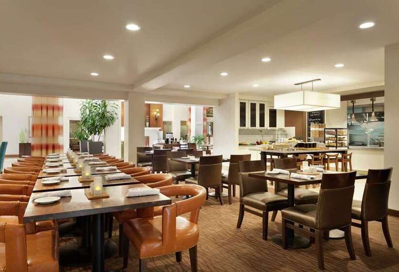 هتل Hilton Garden Inn Rochester/pittsford