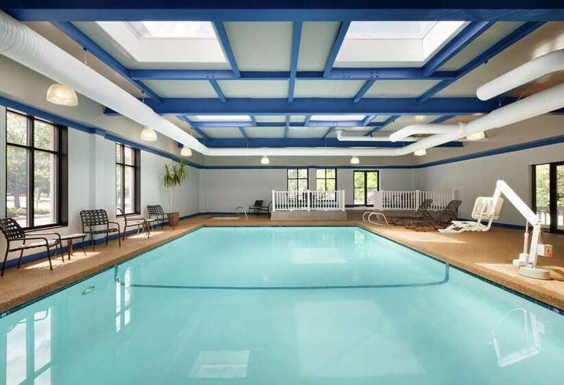 בית מלון כפרי Hilton Garden Inn Rochester/pittsford