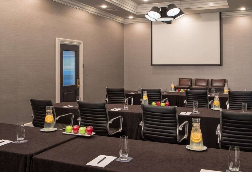 Отель Hilton Wilmington/christiana