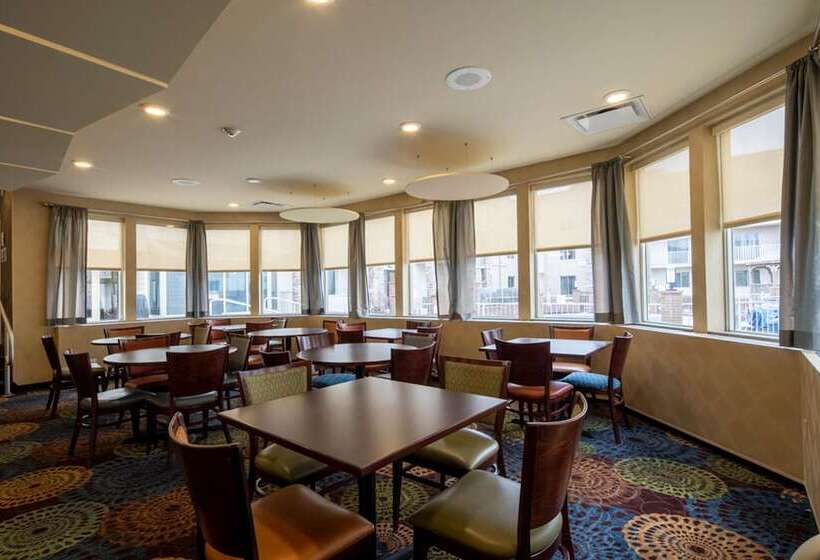Holiday Inn Express Hotel & Suites Pittsburgh Airport, An Ihg