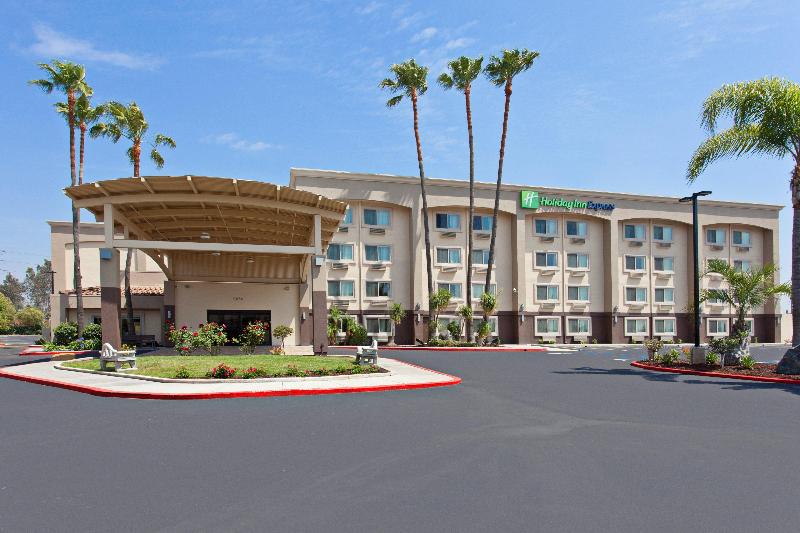 בית מלון כפרי Holiday Inn Express San Bernardino Colton, An Ihg