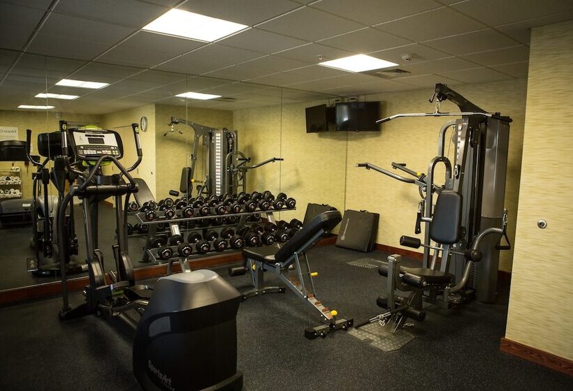 هتل Holiday Inn Express Milford, An Ihg