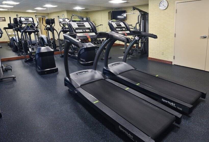 هتل Holiday Inn Express Milford, An Ihg