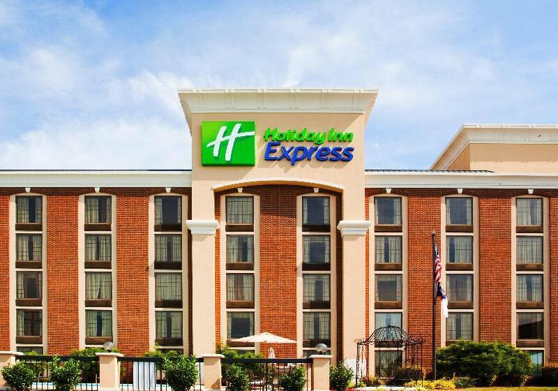 בית מלון כפרי Holiday Inn Express Winston Salem Medical Ctr Area