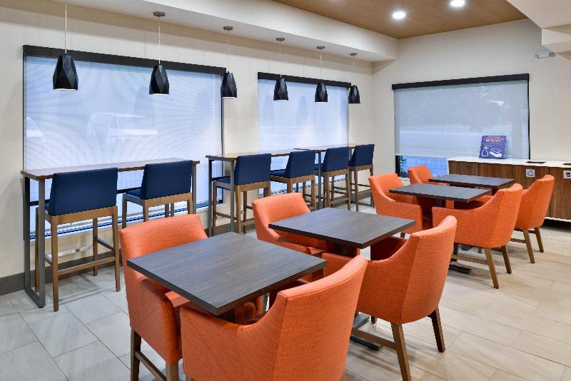בית מלון כפרי Holiday Inn Express Winston Salem Medical Ctr Area