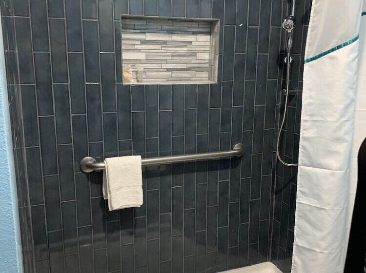 ホテル Hometowne Studios By Red Roof San Antonio E   Frost Bank Center