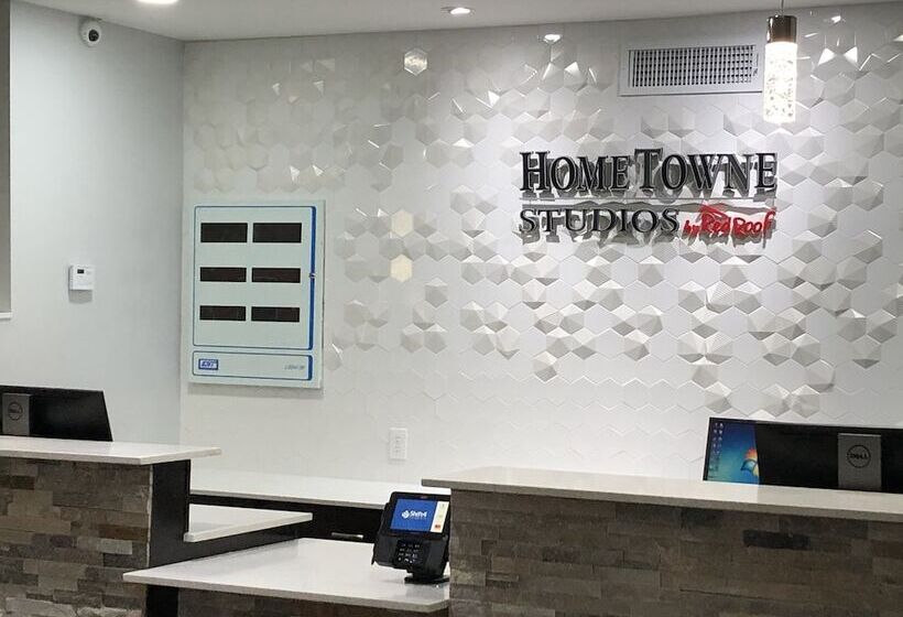 ホテル Hometowne Studios By Red Roof San Antonio E   Frost Bank Center