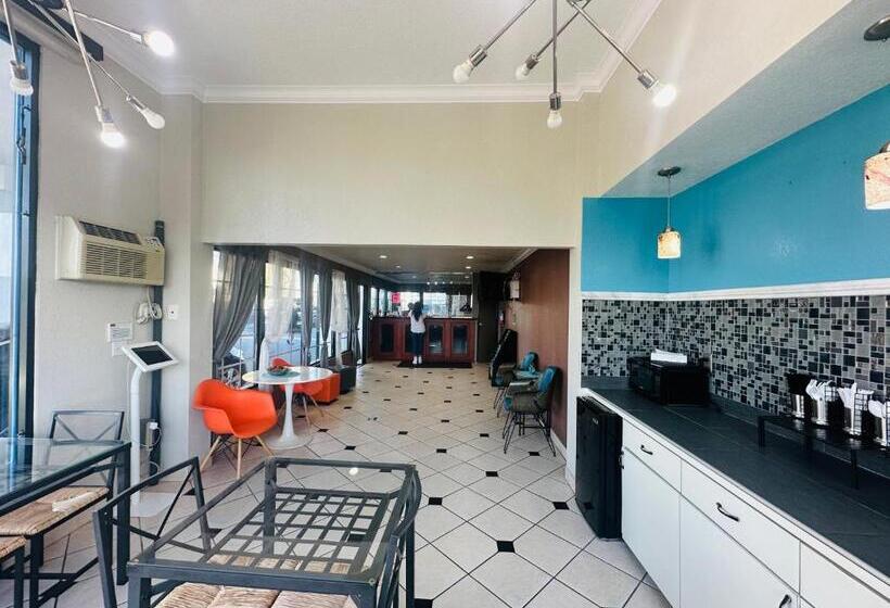 Casa Blanca Hotel & Suites Orange Sr 55 Freeway, Near Honda Center, Chapman University, Disneyland