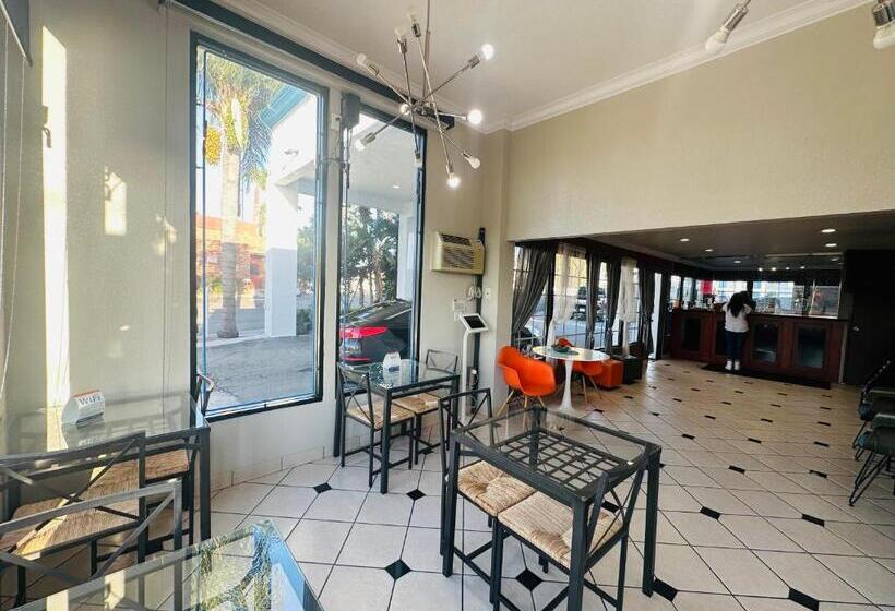 Casa Blanca Hotel & Suites Orange Sr 55 Freeway, Near Honda Center, Chapman University, Disneyland