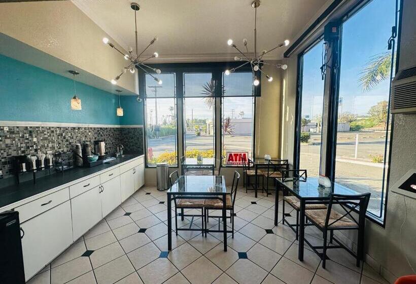 Casa Blanca Hotel & Suites Orange Sr 55 Freeway, Near Honda Center, Chapman University, Disneyland