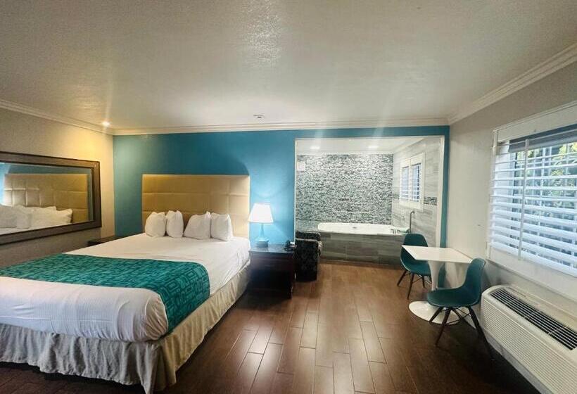 Casa Blanca Hotel & Suites Orange Sr 55 Freeway, Near Honda Center, Chapman University, Disneyland