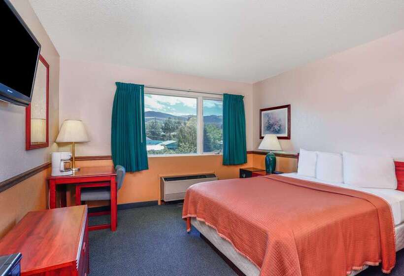 هتل Howard Johnson By Wyndham Helena