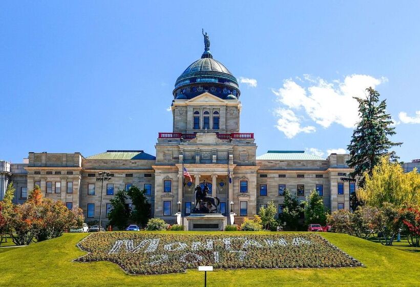 هتل Howard Johnson By Wyndham Helena