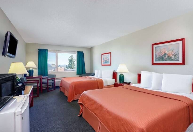 هتل Howard Johnson By Wyndham Helena