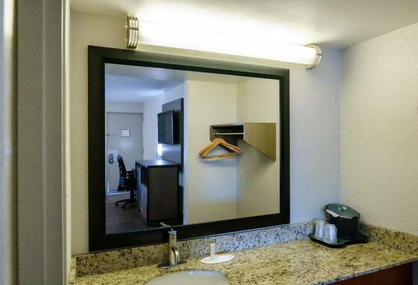 Отель Red Carpet Inn Washington Dc