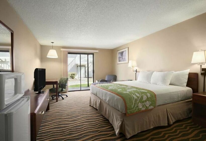 Howard Johnson Hotel & Suites By Wyndham Tacoma