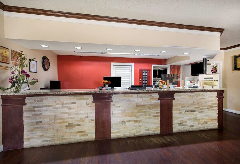 فندق Knights Inn College Station