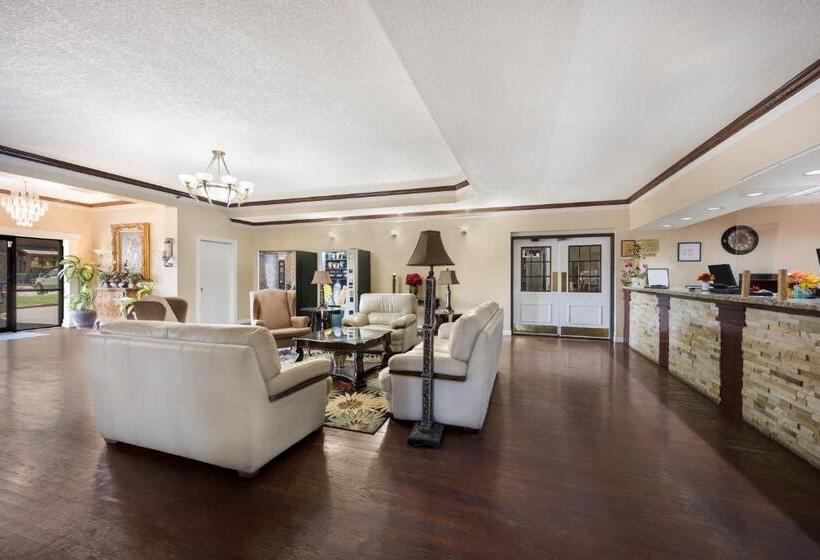 فندق Knights Inn College Station